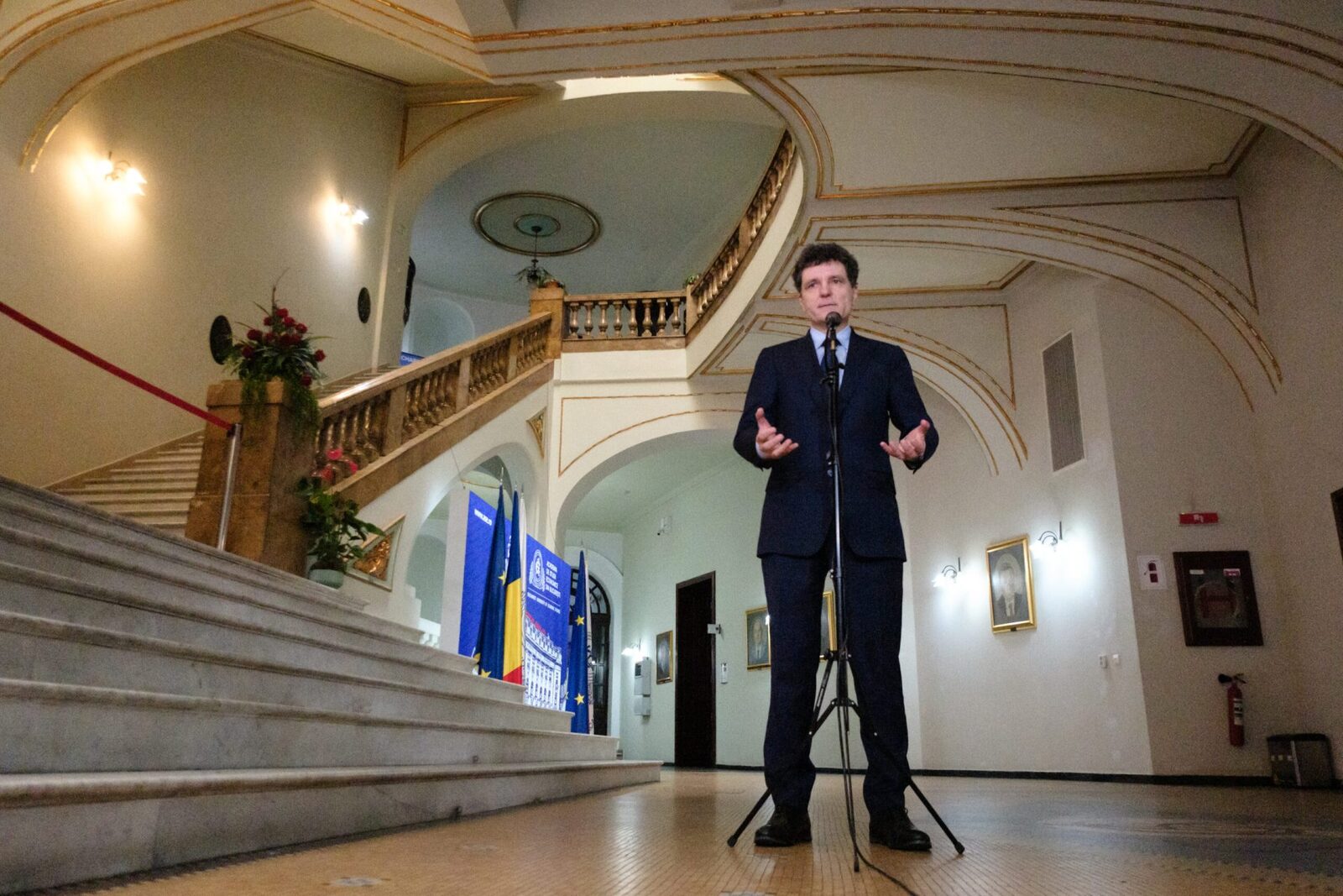 Atac dur la adresa României: Presa maghiară o vede în pragul haosului