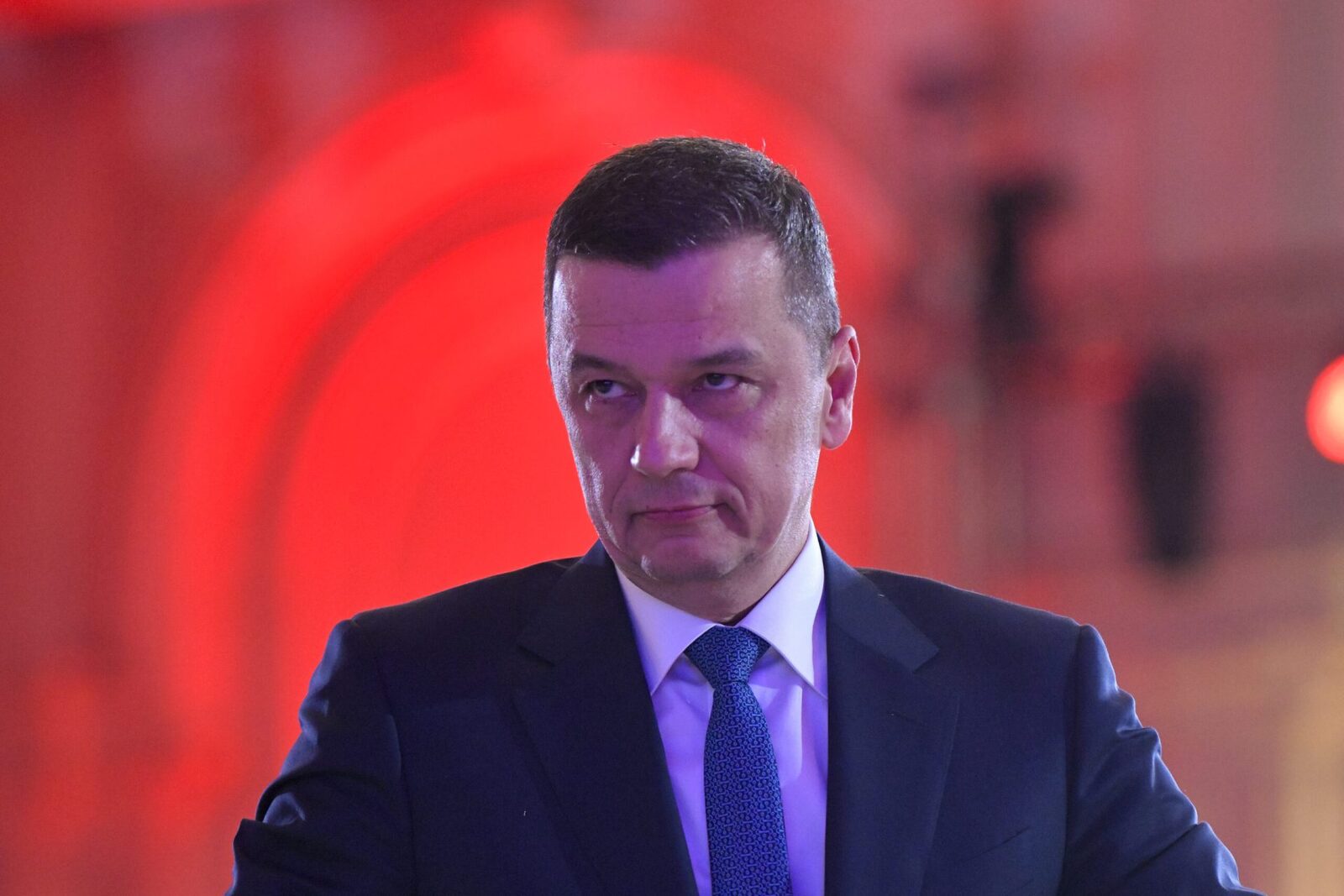 România, din nou în derivă politică: Ce se întâmplă la București?