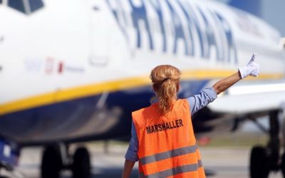 Un avion Ryanair a decolat fără cei 190 de pasageri care plătiseră bilet. Compania refuză rambursarea banilor