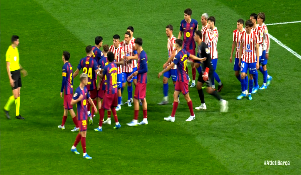 Înfruntare aprinsă pe „Wanda Metropolitano”: Atletico Madrid și Barcelona, la un pas de scandal în derby Madrid, Spania – Derby-ul din La Liga dintre Atletico Madrid și Barcelona a fost marcat de un episod tensionat, care a aprins spiritele pe teren și a stârnit controverse