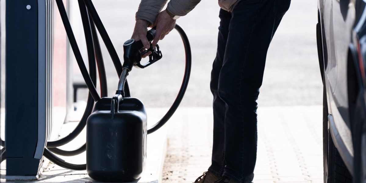 Benzinarie-benzina-motorina-carburant-Hepta_Mediafax_Foto-DPA_Hepta-scaled.jpg - JurnalUrban