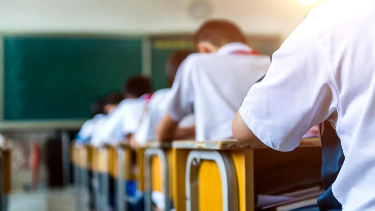 BAC 2026: Ce opere literare vor studia elevii și calendarul examenului Elevii de liceu care vor susține examenul de Bacalaureat în 2026 vor avea de studiat un set vast de opere literare, împărțite pe genuri și curente literare