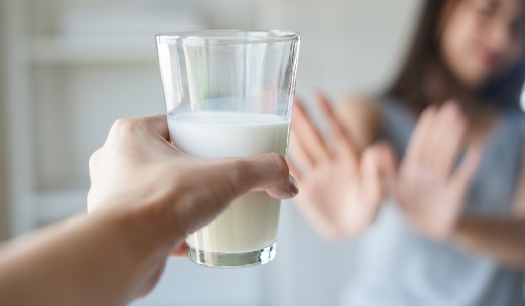 Lapte și Parkinson: Avertisment de la specialiști. Ce riscuri sunt