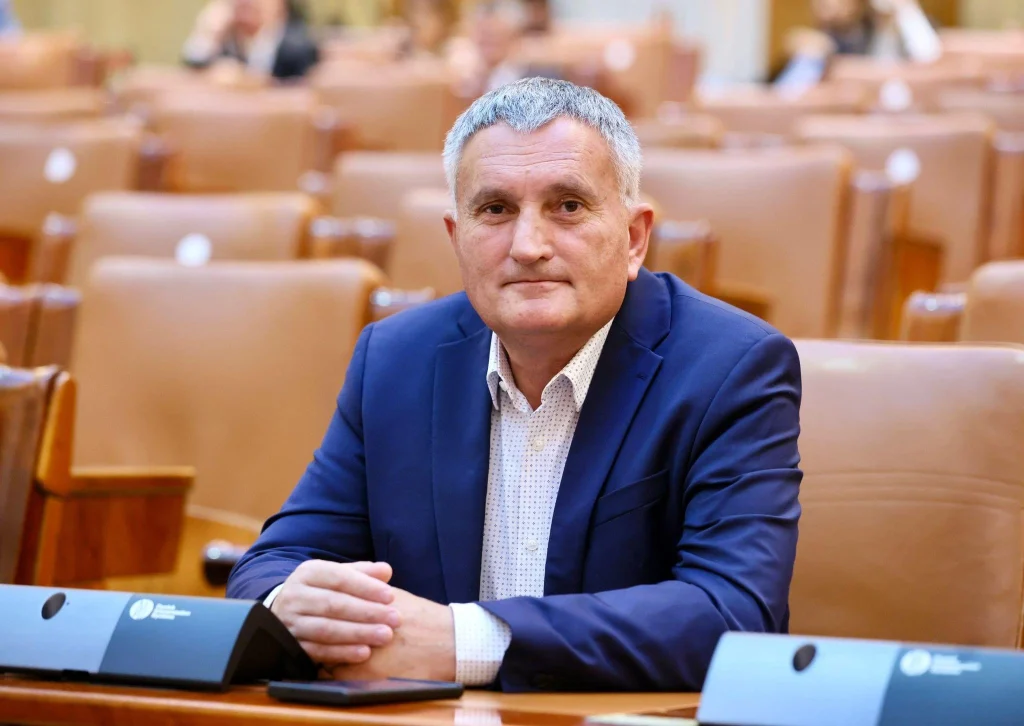 Mobilizare-șoc: Deputat PNL acuză PSD de complot, după ordinul de chemare