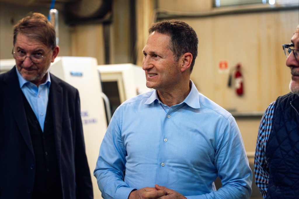 Ron Cohen, CEO Sig Sauer, la Cugir: Parteneriat cu uzina românească