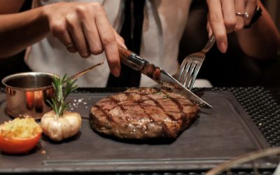 Descoperă secretele marilor bucătari: Cum prepari acasă un steak perfect