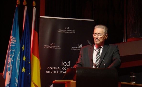 Levantul: Sinecura cu haine noi. Cine conduce Institutul?