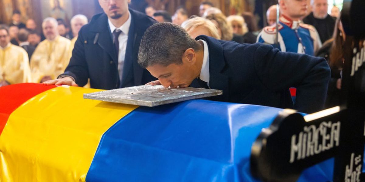 Imagini copleșitoare de la slujba înmormântării lui Mircea Lucescu » Mulțumim pentru tot, maestre!