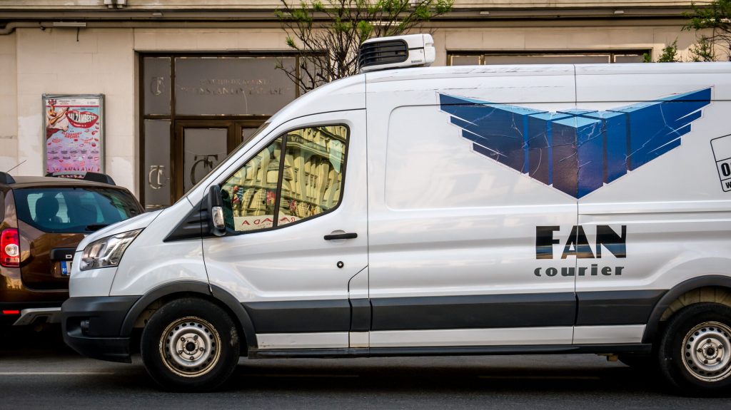 FAN Courier: Schimbare majoră de strategie. Închiderea tuturor recepțiilor din țară