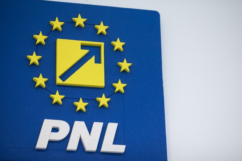 Organizația PNL Argeș solicită demisia vicepreședintelui Consiliului Județean, MARIUS NICOLAESCU (PSD), după ce acesta a fost trimis în judecată de Direcția Națională Anticorupție (DNA)