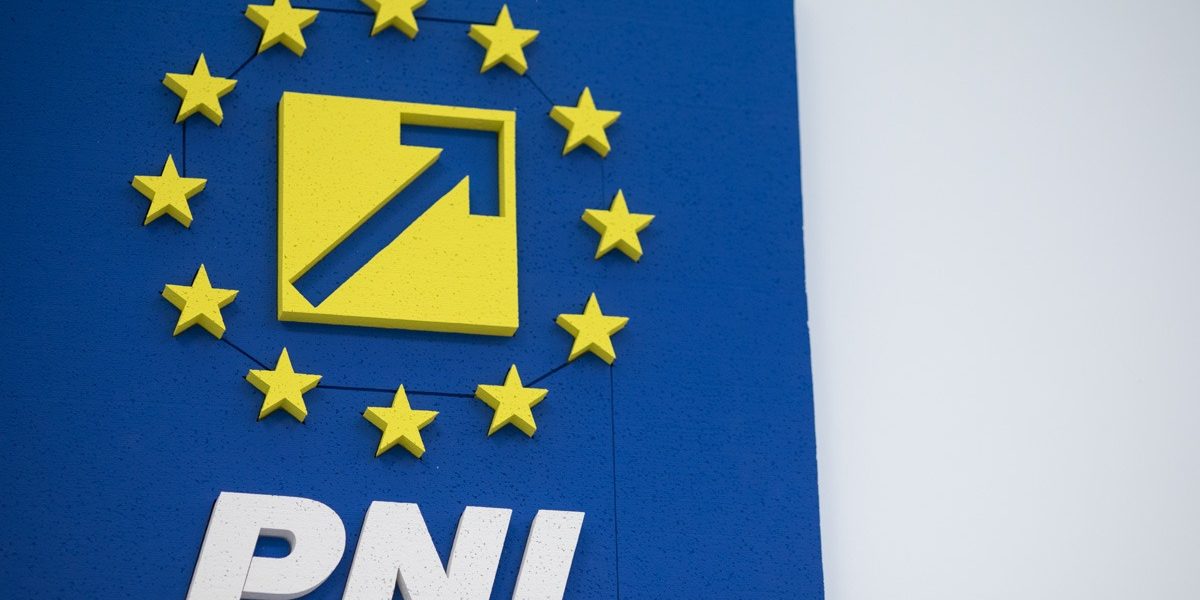 Liberalii vor demisia lui Nicolaescu (PSD), trimis în judecată de DNA