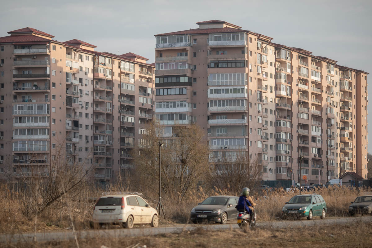 Ponderea românilor care dețin o locuință proprie în mediul urban a scăzut, potrivit unui sondaj recent