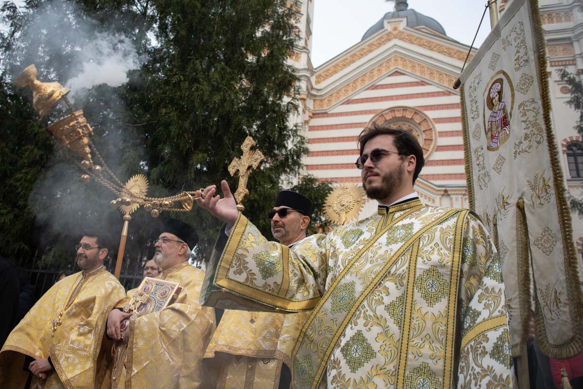 ZIUA FLORIILE: CREȘTINII ORTODOCȘI ȘI GRECO-CATOLICI CELEBREAZĂ INTRAREA DOMNULUI ÎN IERUSALIM Bucurie și emoție în sufletele creștinilor ortodocși și greco-catolici