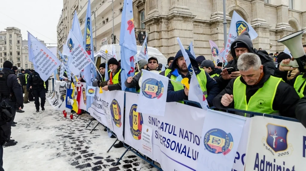 VÂRSTA de pensionare pentru mamele polițiste și militare, redusă drastic. Documentul bombă