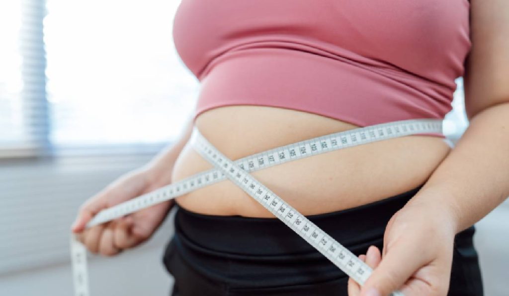 Grăsime sau apă? Cum scapi de kilogramele puse după Paște