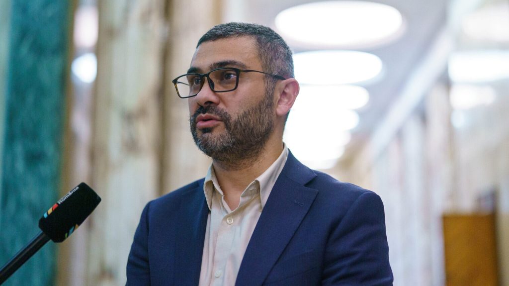 Schimbări MAJORE la salarii și sporuri în România: Florin Manole anunță măsuri