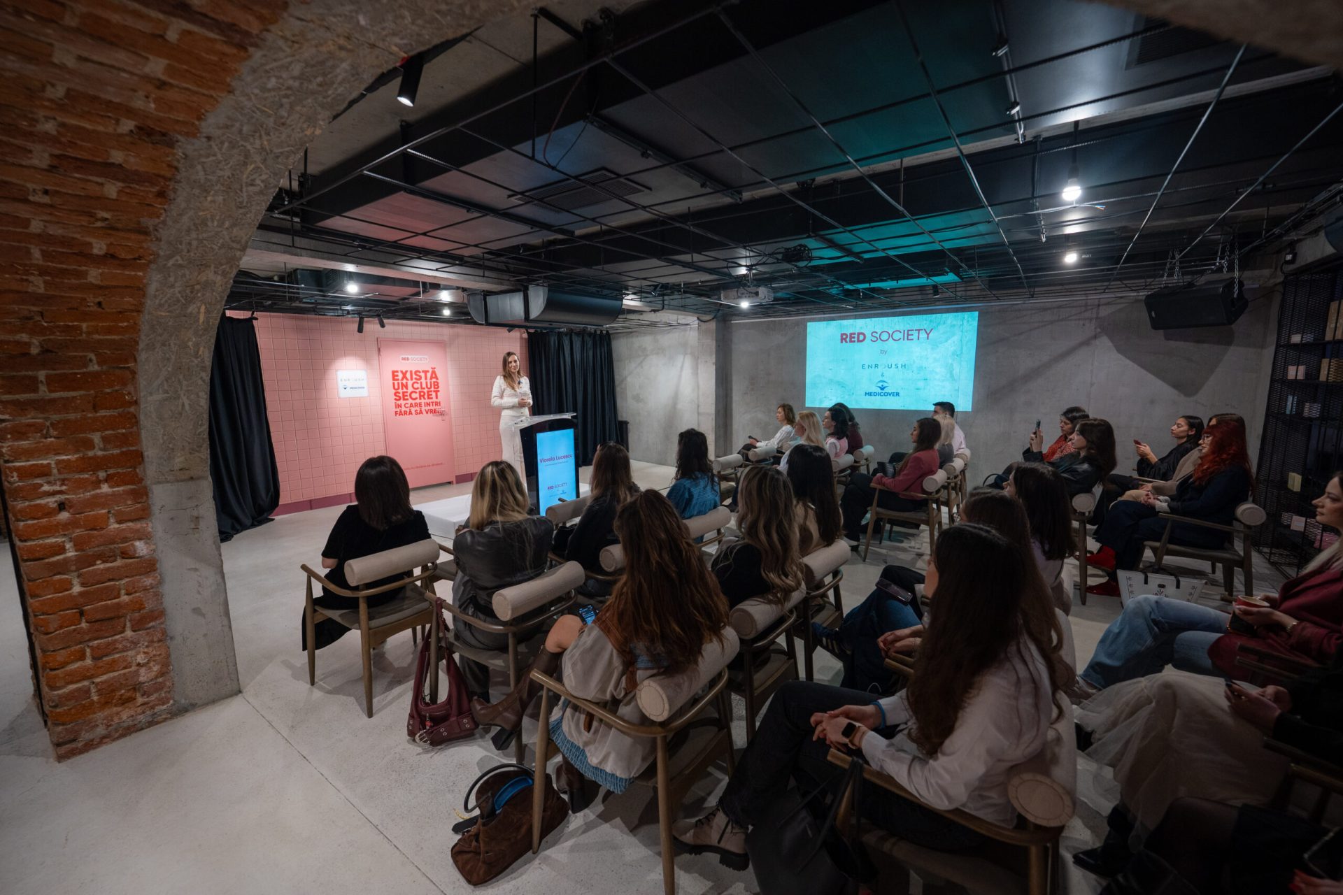 RED Society: Un Nou Program Vine În Sprijinul Tinerelor Din România În contextul în care o mare parte dintre tinerele din Europa se confruntă cu sărăcia menstruală, un nou program vine în sprijinul elevelor și studentelor din România