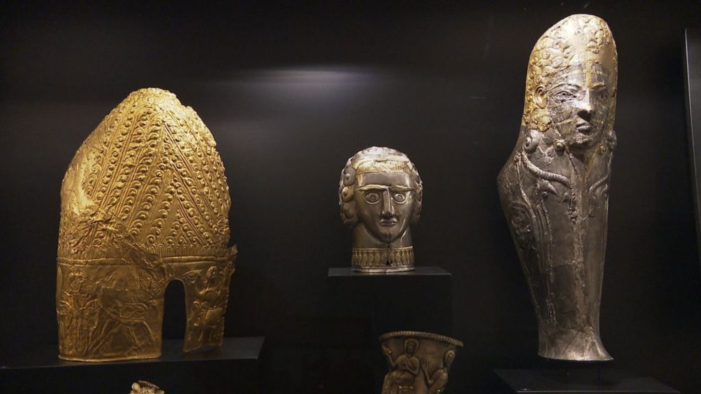 Hoții de la Muzeul Drents au vrut și coiful Cucuteni-Băiceni?