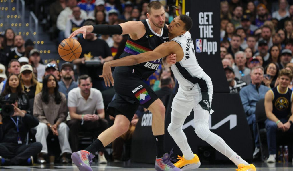 Se apropie finalul sezonului regulat din NBA, iar fanii baschetului se pot bucura de meciuri captivante transmise în AntenaPLAY