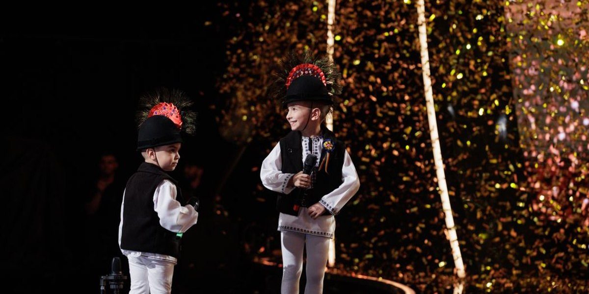 Golden Buzz contestat la „Românii au Talent”. Doi frați au ridicat sala în picioare, dar au divizat internetul: „O joacă de grădiniță”