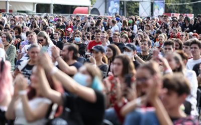 Actrița din Teen Wolf, la Comic Con București, după anularea lui Iain Glen
