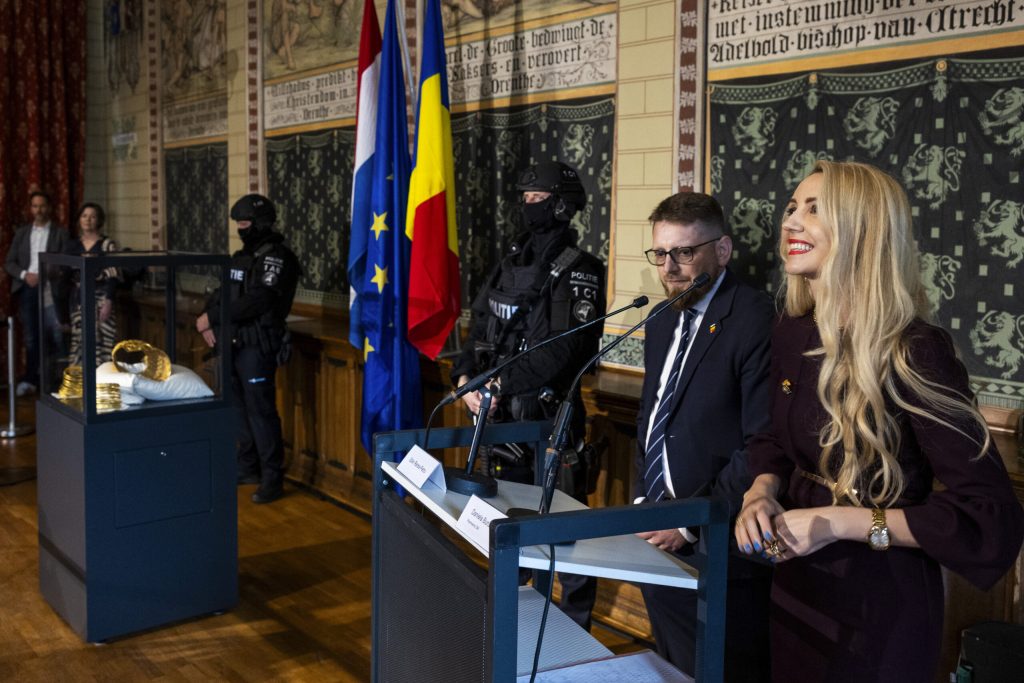 Daniela Buruiană, fostă reprezentantă a României la Eurojust, demisă cu o zi înainte de recuperarea artefactelor dacice Procurorul român Daniela Buruiană, care a reprezentat România la Eurojust, și-a pierdut mandatul la agenția europeană cu o zi înainte de anunțul privind recuperarea unor artefacte valoroase