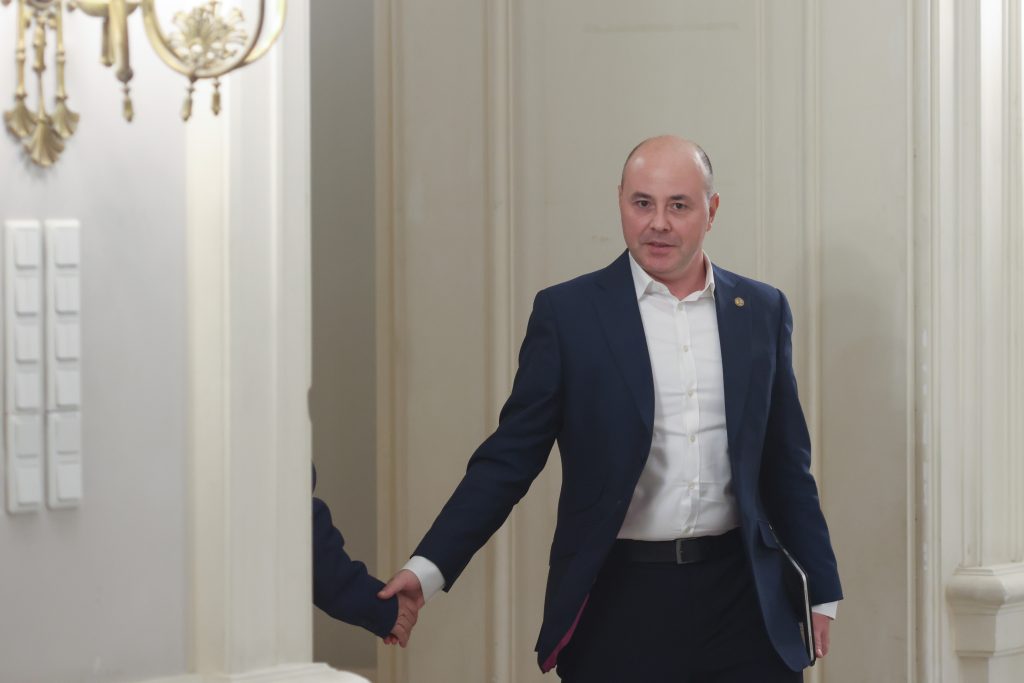 Bolojan, pe urmele USR: Nicușor Dan, criticat dur pentru numiri controversate