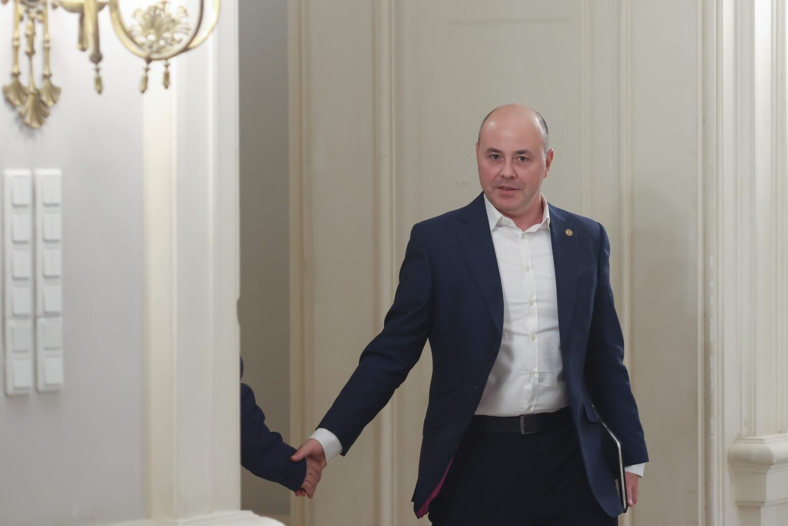 Bolojan, pe urmele USR: Nicușor Dan, criticat dur pentru numiri controversate