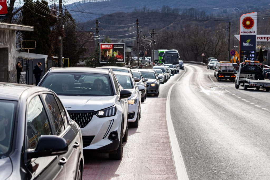 Agroglomerație pe DN1 de la Predeal: Poliția recomandă rute ocolitoare
