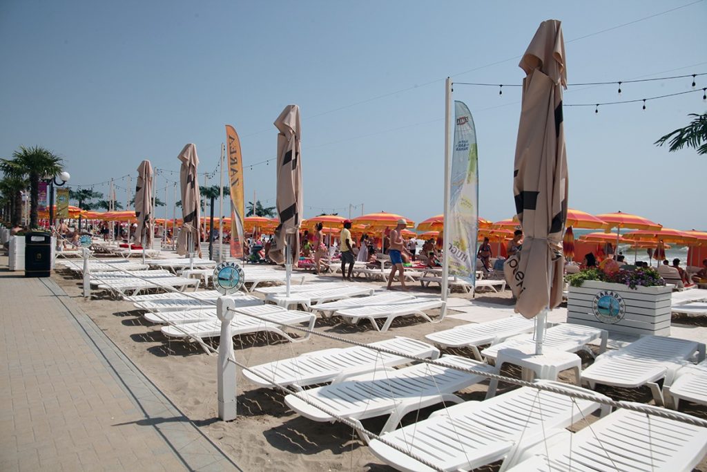 Șezlongurile Ilegale de pe plaje, în vizorul lui Tanczos Barna