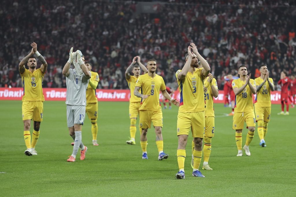 „Tricolorii” Ratează Drumul Spre Mondial: România, Învinsă de Turcia la Istanbul Echipa națională de fotbal a României a ratat calificarea la Cupa Mondială, după ce a fost învinsă cu 1-0 de Turcia, joi seară, la Istanbul, în semifinala barajului