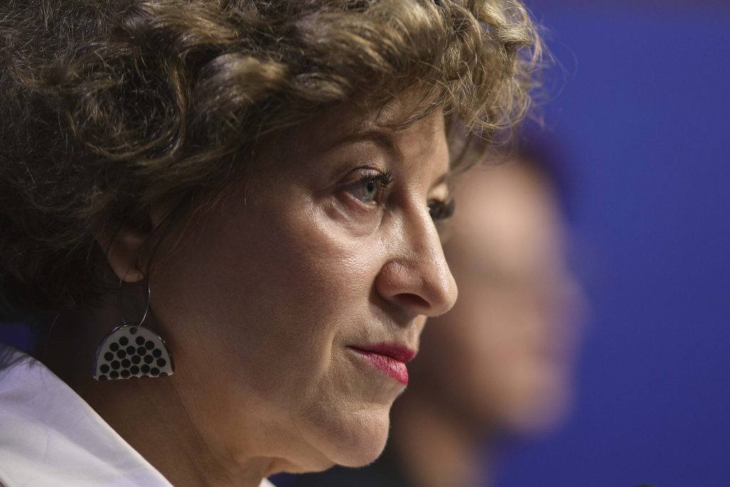 Statul pompează bani în Petrotrans, falimentară: Conducte pe hârtie