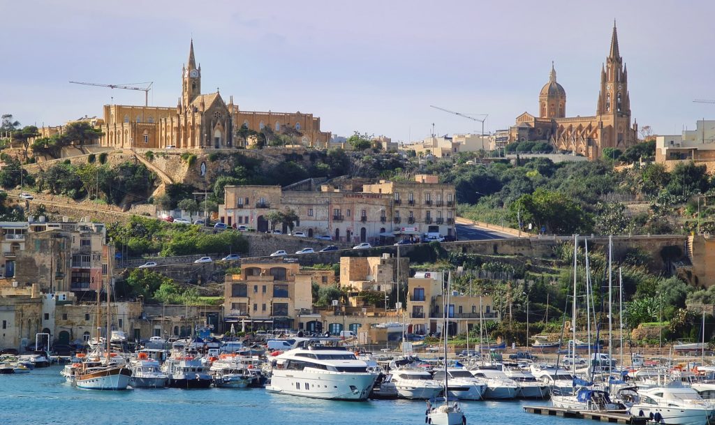 Malta se opune planului UE de supraveghere centralizată a pieței crypto Bruxelles-ul propune o supraveghere europeană unificată a piețelor financiare, inclusiv a celor crypto, ca parte a inițiativei „Savings and Investments Union”