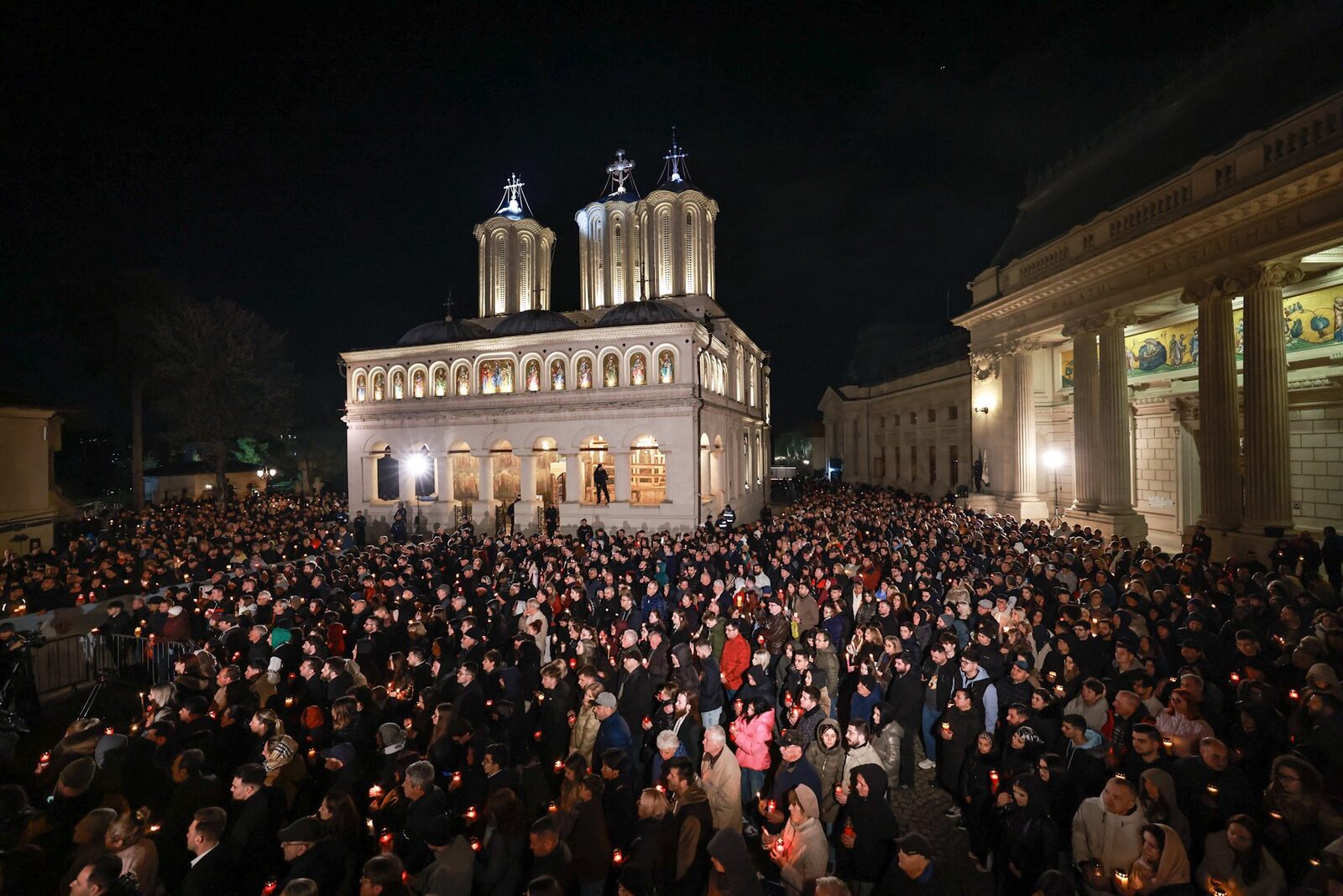 Hristos a Înviat! Patriarhul Daniel: Învierea, „adevărul central” al credinței