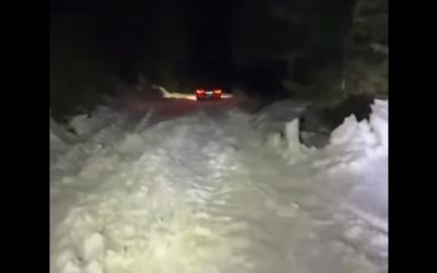 Bărbat și fiu, prinși de zăpadă în Cheile Oltețului, în Noaptea Învierii