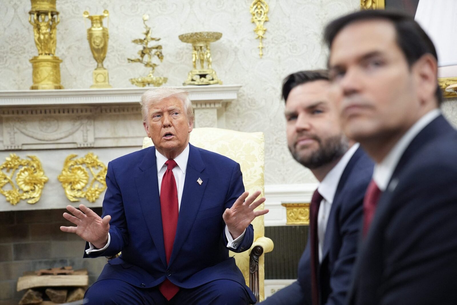 Trump, ședință de urgență pe Iran: Război, la un pas?