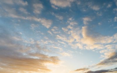 București: Vreme superbă, dar Cod Galben de vânt în Caraș-Severin