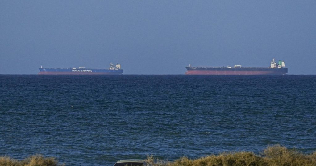 Croazieră îndrăzneață prin Strâmtoarea ORMUZ, după atacurile IRANULUI