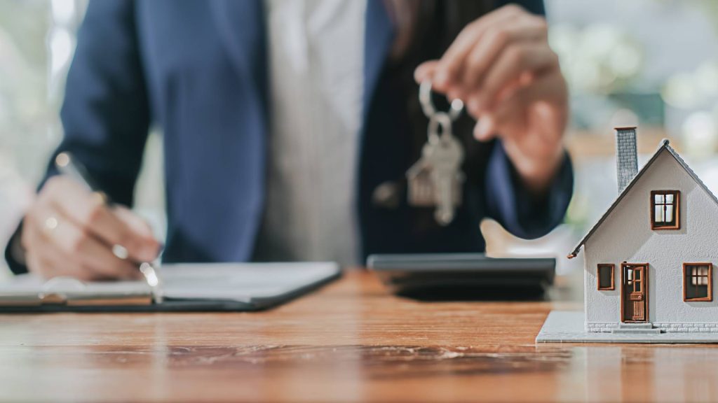 Atenție la detalii: Ce verifici când vrei să cumperi un apartament? Achiziția unei locuințe este o decizie majoră, iar verificările detaliate sunt esențiale pentru a evita surprizele neplăcute