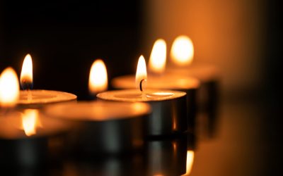 Lumina Sfântă a ajuns la Ierusalim: Imagini emoționante. Sfârşitul aşteptării, în România la 18:30