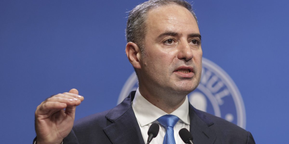 Nazare, măsuri drastice la ANAF: Fără pile și hârtii. Bunurile, online