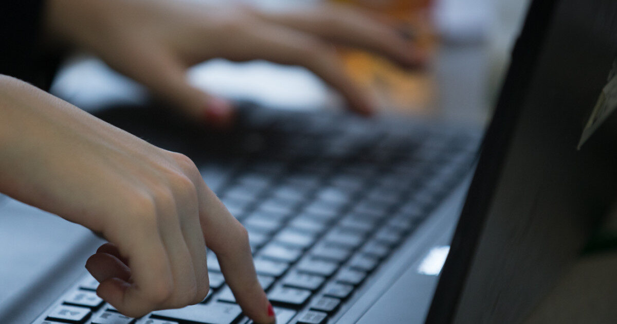 Răspuns Ministerul Apărării, țintă ușoară? Hackerii ruși sparg e-mailurile Forțelor Aeriene