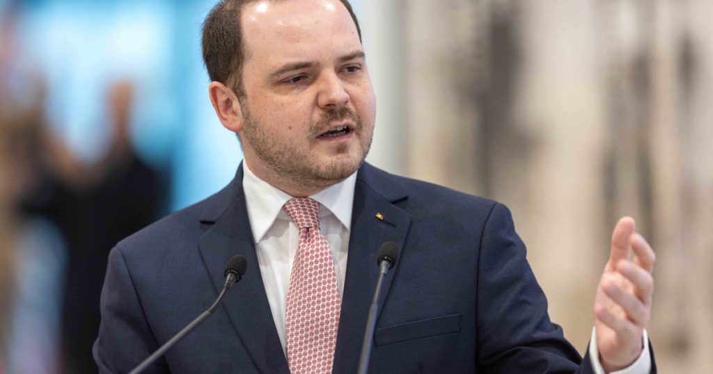 Ministrul Sănătății, Alexandru Rogobete, avertizează asupra riscurilor scumpirii carburanților pentru serviciile medicale de urgență București – Creșterea prețurilor la carburanți amenință să afecteze direct funcționarea serviciilor medicale de urgență din România