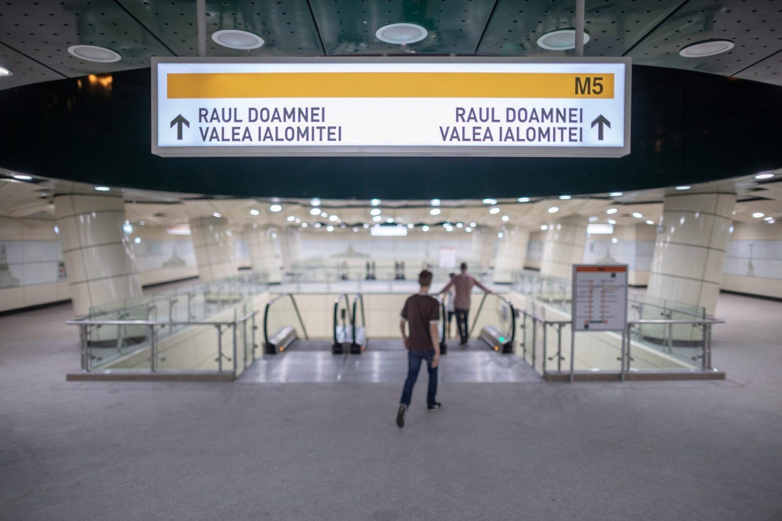 FOTO | Stațiile de metrou din București, transformate-n pisici: „Fiecare are o poveste”