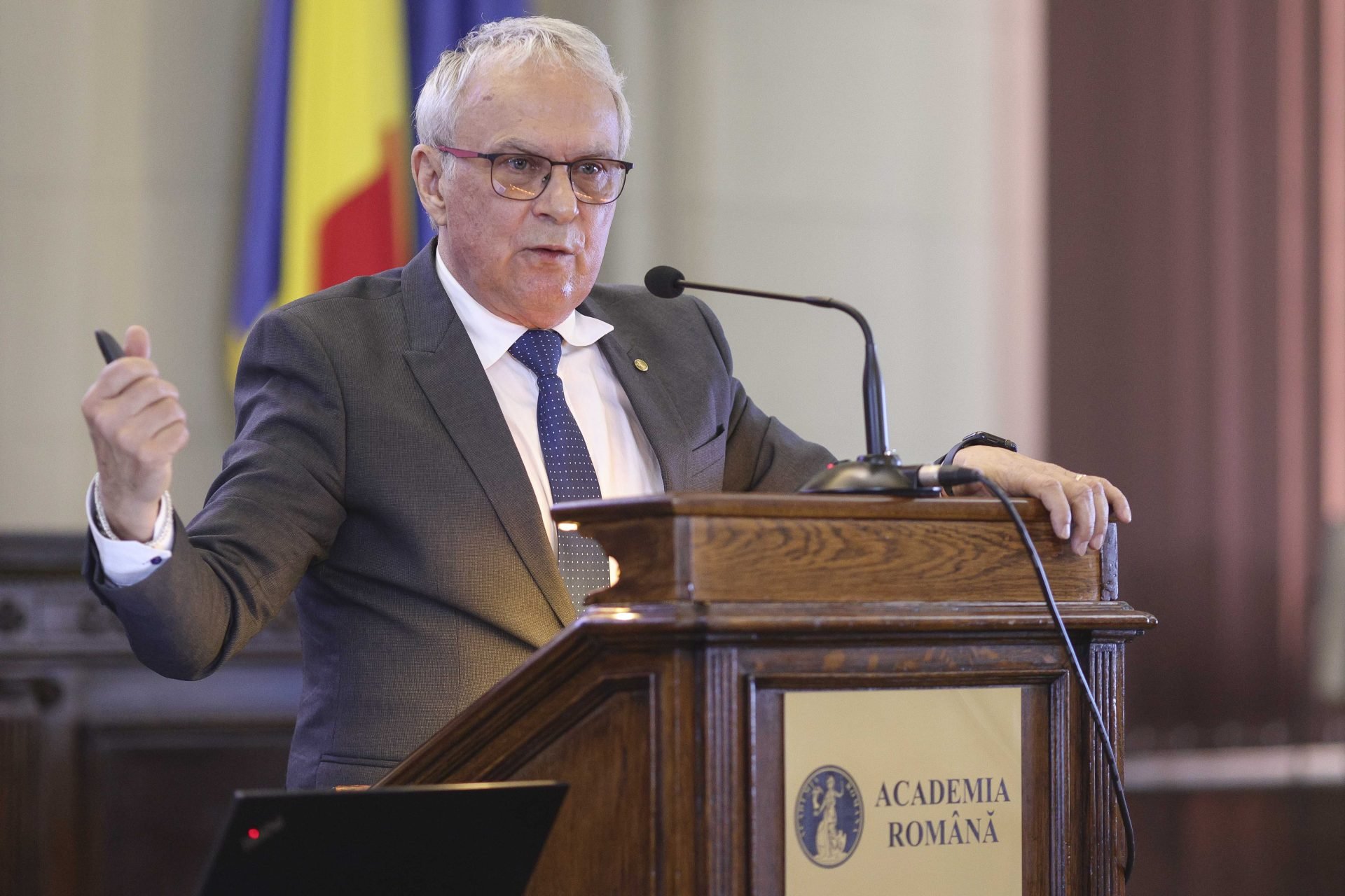 Început de epocă la Academia Română: MARIUS ANDRUH, noul președinte Academia Română are un nou președinte