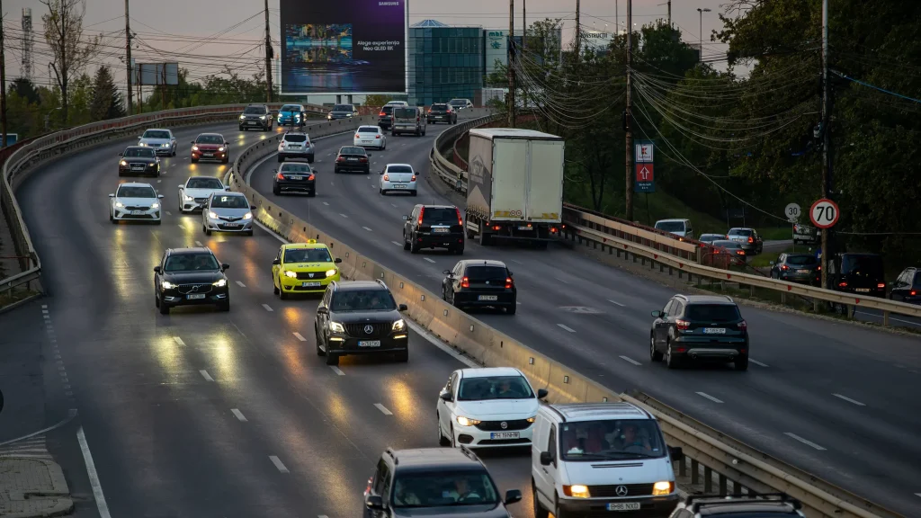 Taxele Auto Mici la Prima Vedere, Costul Real Crește Considerabil Cu toate că taxele de bază pentru înmatricularea unui autovehicul par a fi modice, acestea reprezintă doar o mică parte din cheltuielile totale pe care le suportă proprietarii de mașini