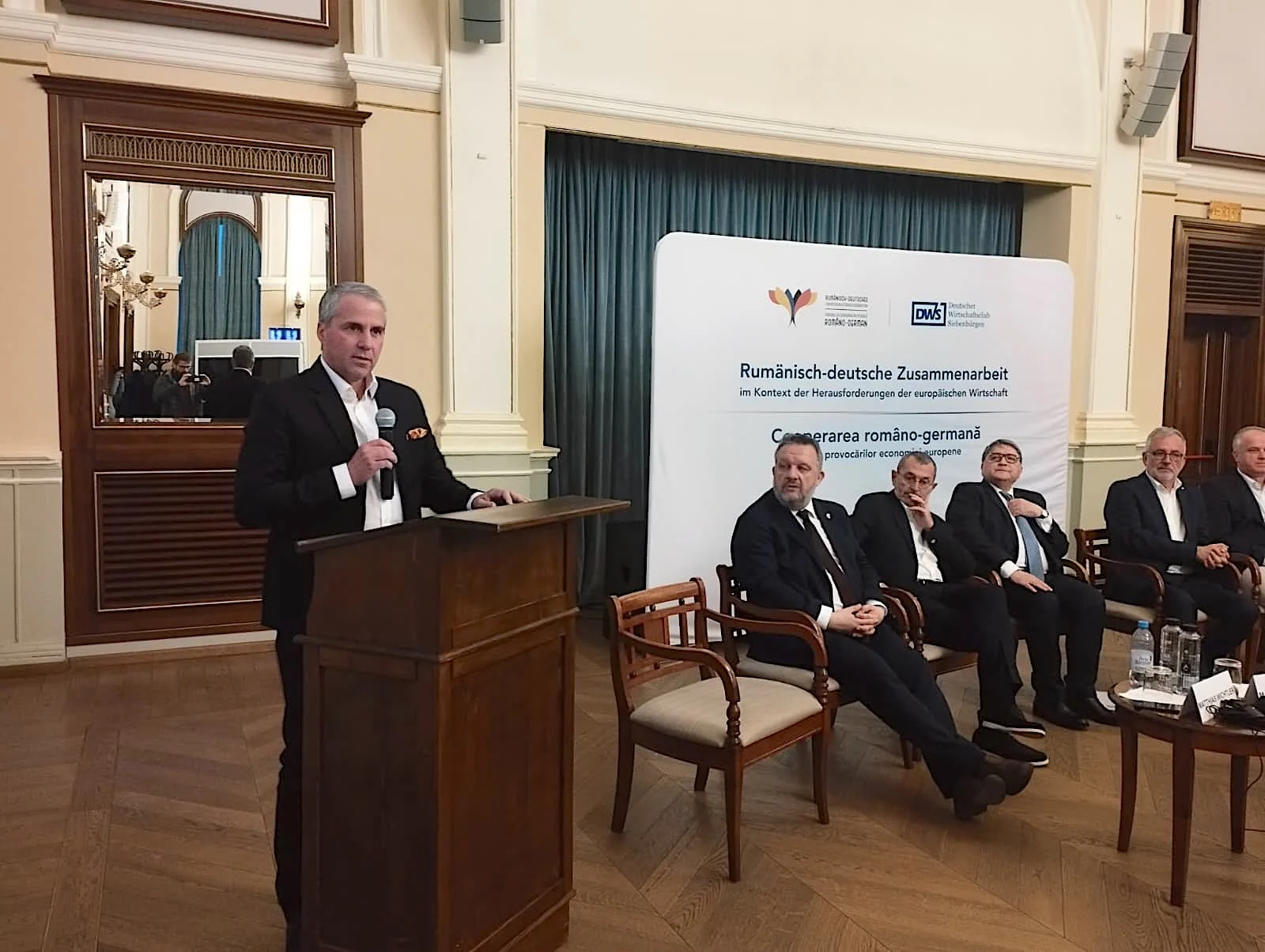 Directorii unor companii germane majore din Transilvania au tras un semnal de alarmă cu privire la climatul economic și birocratic din România