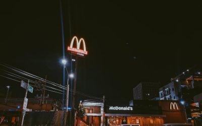 Directorul McDonald’s, scuza șocantă: Mama e de vină pentru gafă!