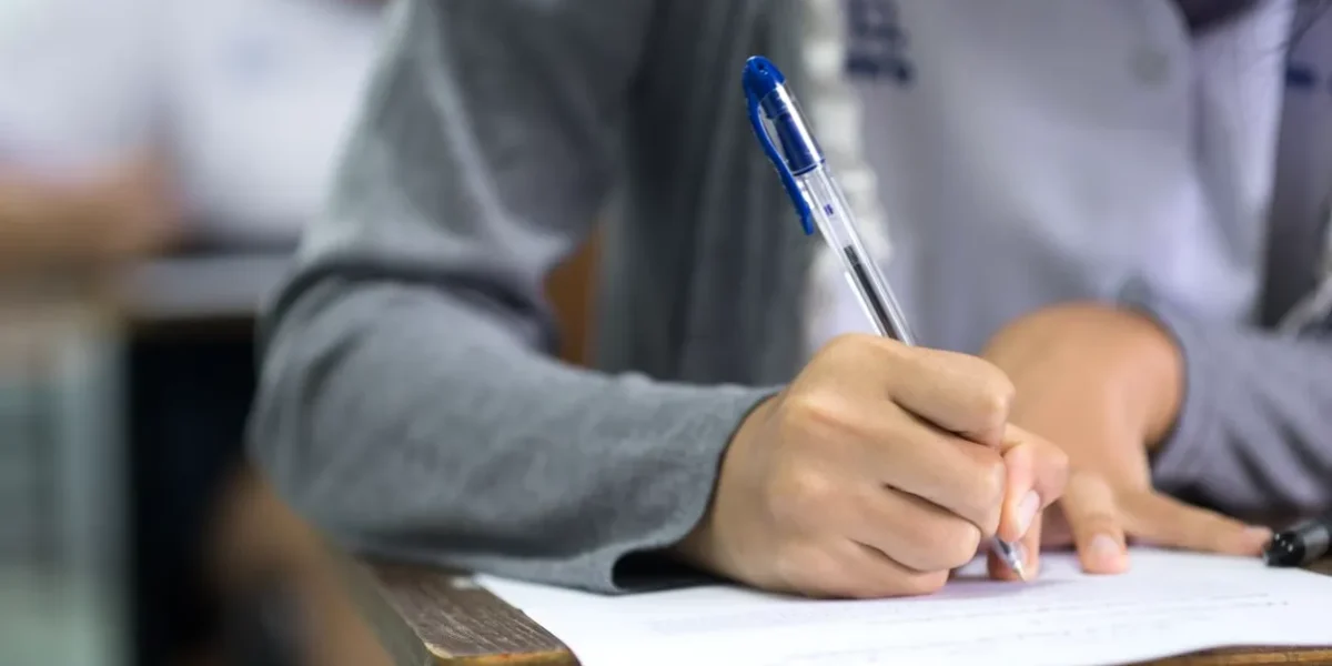 Ministerul-Educatiei-prelungeste-termenul-pentru-rezultatele-la-simularea-Bac-2026.-.webp.webp - JurnalUrban