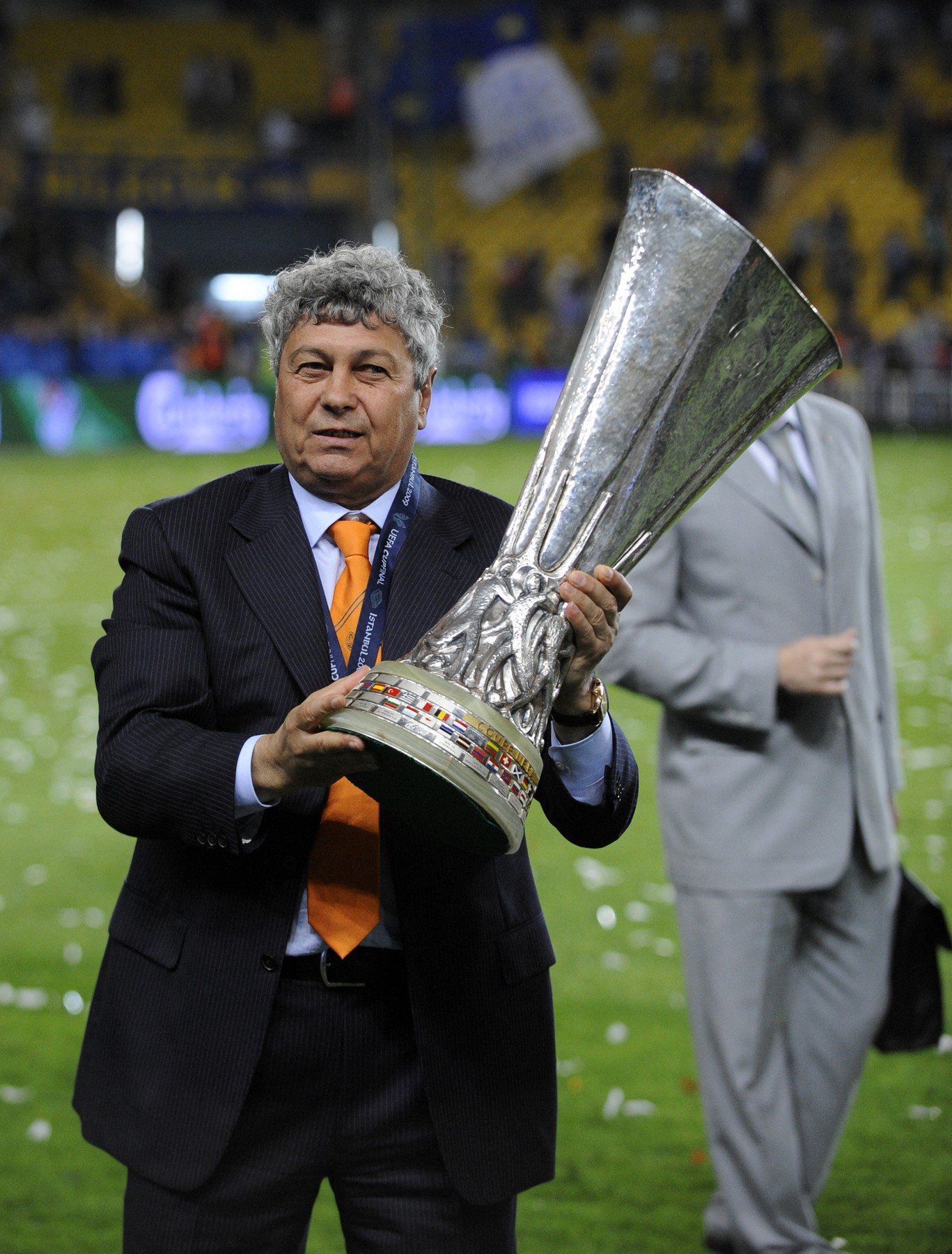 Lumea fotbalului este în doliu după ce Mircea Lucescu, unul dintre cei mai mari antrenori din istoria acestui sport, a trecut în neființă